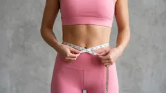 Einen Hängebauch bekommt man nicht durch Crunches los. 5 Übungen, über die Fitnessstudios schweigen