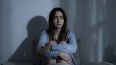 Warum wachen Sie nachts ständig auf? Eine einfache Erklärung, wie Sie Ihre Ruhe wiederfinden können.