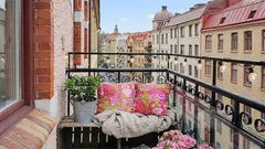 Machen Sie Ihren Balkon bereit für die neue Saison. Wie schafft man sich auf wenigen Quadratmetern ein gemütliches Plätzchen?